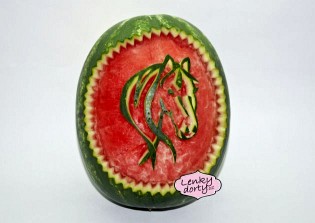 Jedlé dekorace a carving